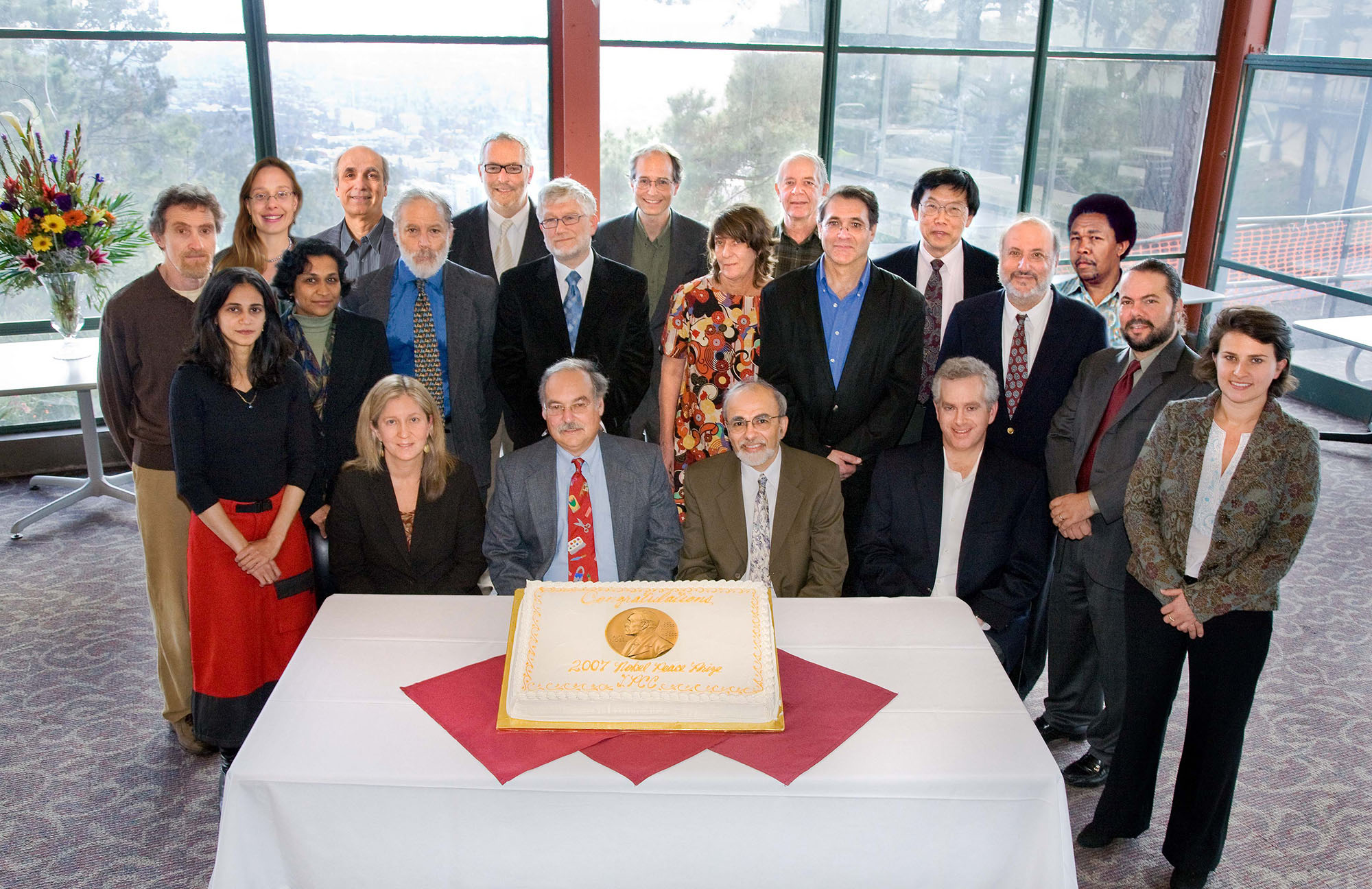 Berkeley Lab employees who contributed to reports by the United Nations' Intergovernmental Panel on Climate Change, which shared the Peace Prize with former Vice President Al Gore, pose for a picture.
