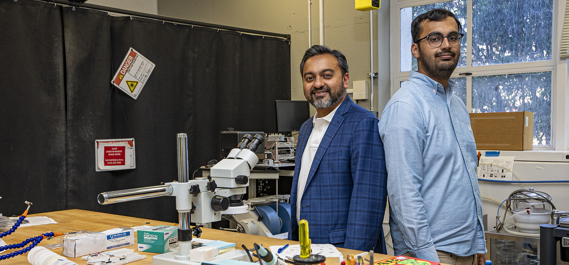 Sayeef Salahuddin (left) and Nirmaan Shanker in the lab.